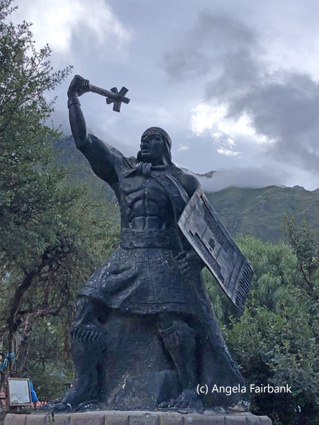 statue of ollantay