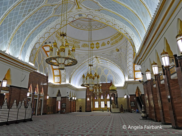 inside of omar ali saifuddien mosque 