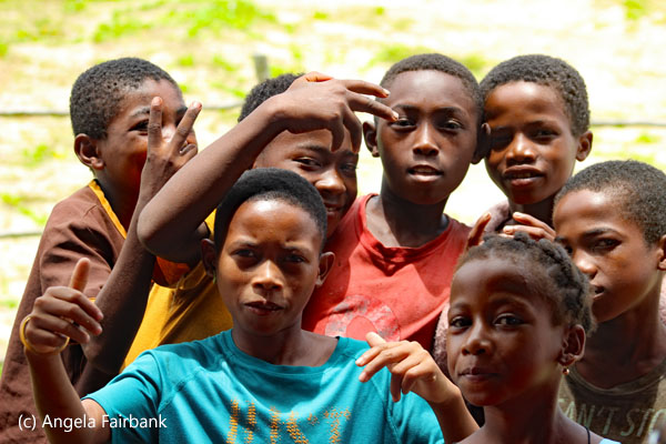 7 children hamming it up