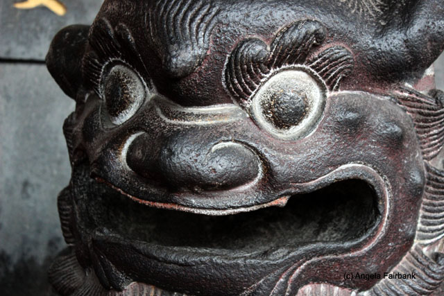 stone lion at Pao-An Buddhist temple