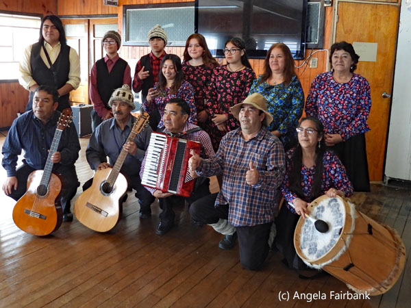 musical group at achao