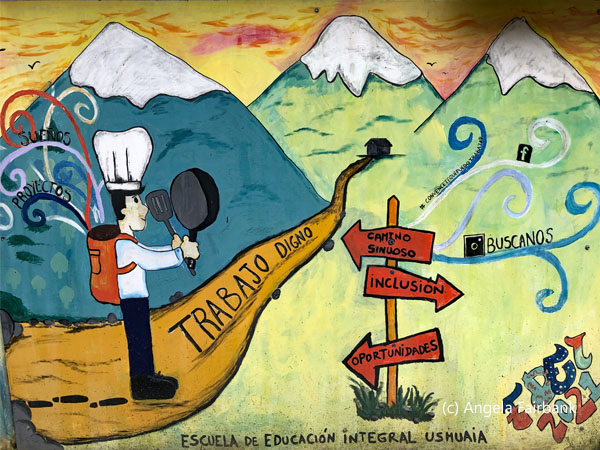 mural of trabajo digno