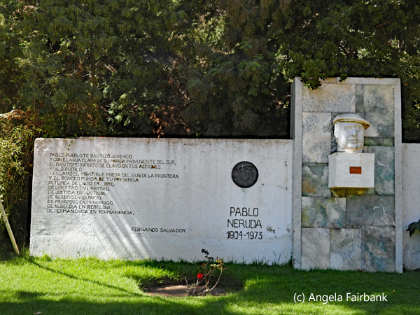 pablo neruda grave