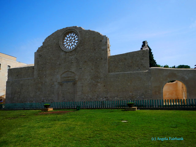 catacombs side